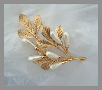Rare Trifari Gold & Pearls Huge Brooch Leaf Spray Pin Long Baroque Pearl Pods