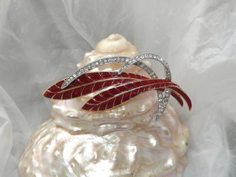 Vintage Crown Trifari Red Enamel Leaves Brooch 3D Pave Rhinestones Top Elegant Pin 