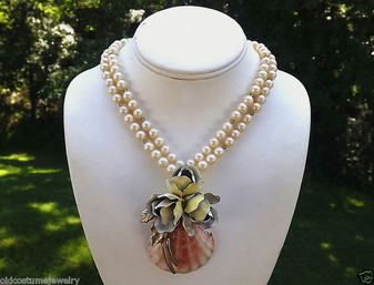 VTG ENAMELED FLOWER on SEASHELL NECKLACE 2 STRANDS Glass PEARLS with GLASS BEADS