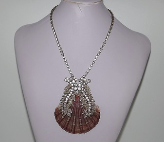 VTG SHELL NECKLACE ~CASCADING RHINESTONES on a BIG IRISH FLAT SCALLOP SEASHELL