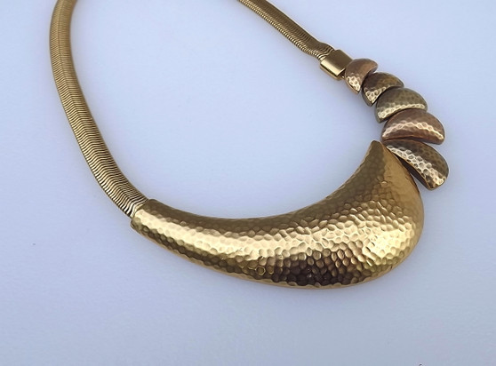 1970's Modernist Kunio Matsumoto TRIFARI Hammered Gold Necklace ...