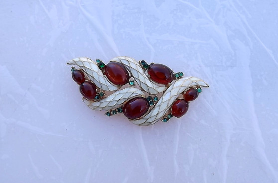 Vintage Crown TRIFARI L'Orient Pin Brooch Amber Glass Cabs Creamy White Enamel