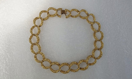 Vintage Gold Necklace Embossed Curb Twist Open Links Gorgeous Finish Resembles Fine Gold Old Costume Jewelry