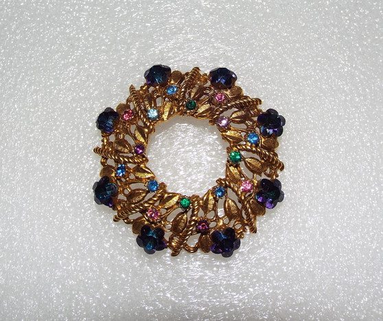 Vintage Wreath Pin Rare Margarite Midnight Blue Glass Flower Stones Rich Gold Plated Metal Gorgeous!