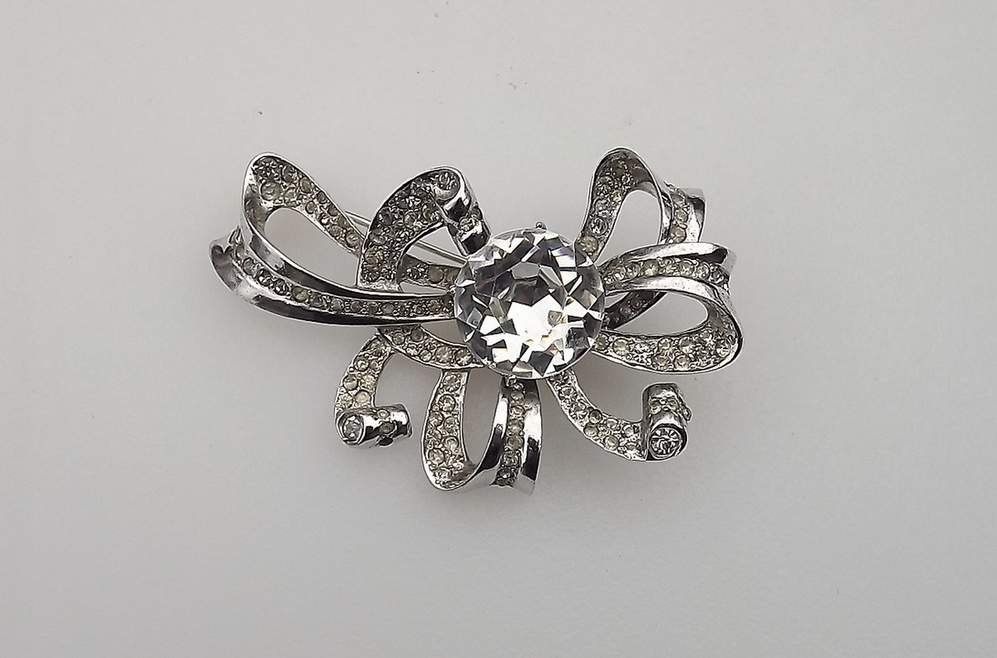 Large Flower Crystal Brooch In Silver With Rhinestone Crystal & Pin Lock