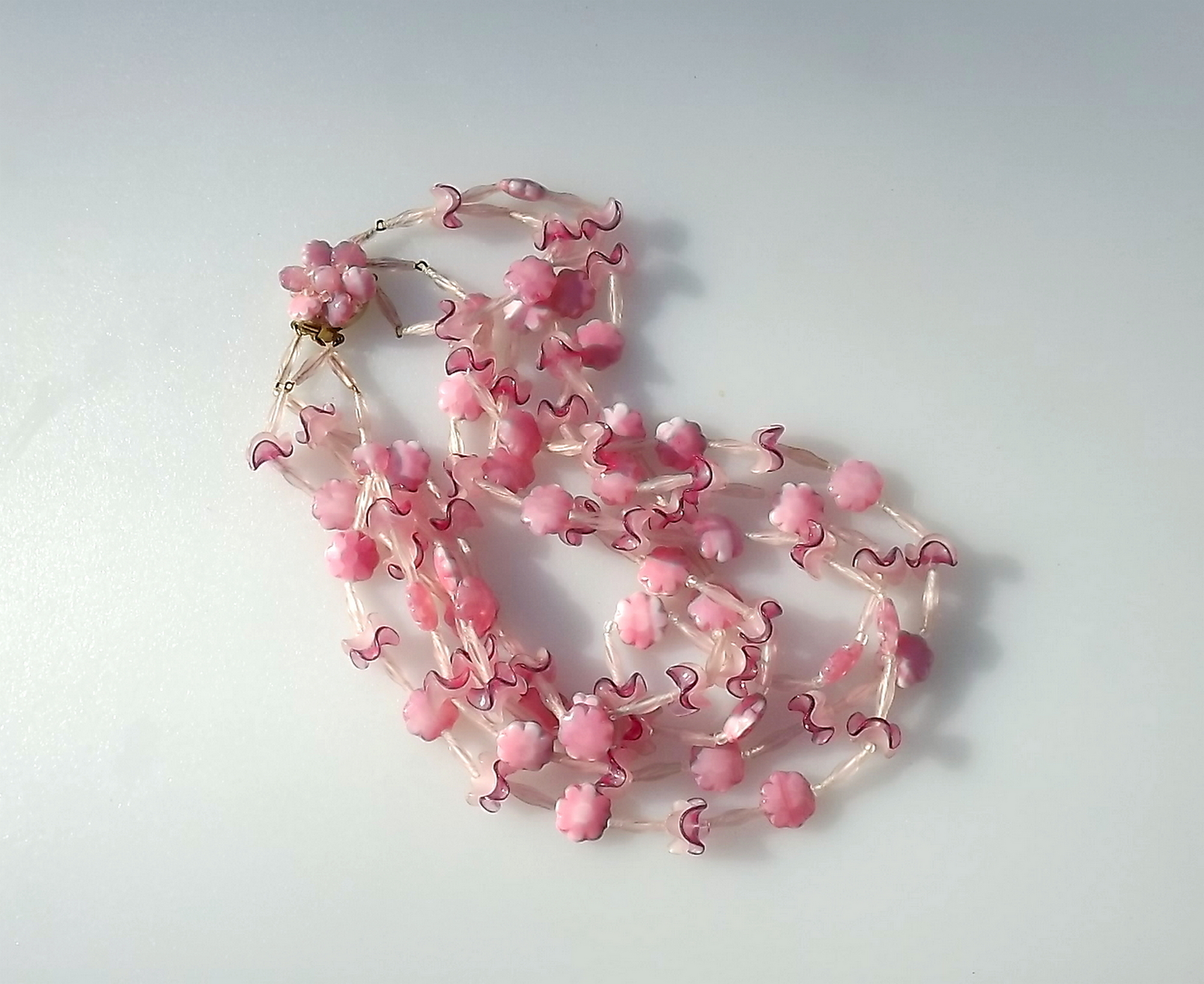 5 Czech Glass 20mm Hawaii Flower Beads - White Amethyst Pink