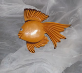 Rare Vintage Butterscotch Bakelite & Wood Laminated Tropical Gold Fish Pin