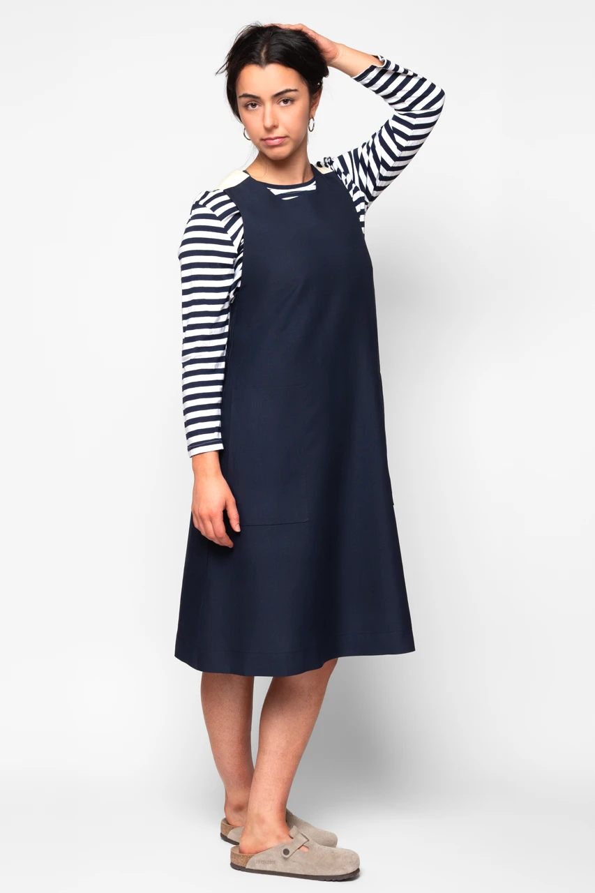 Manon Pinafore, Navy