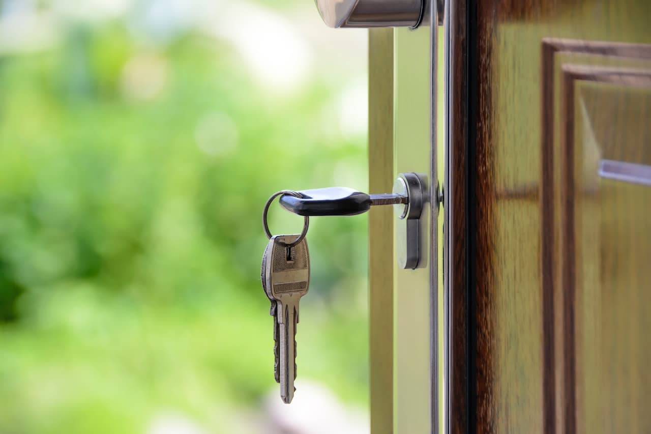 door knob with deadbolt