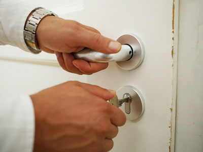 unlocking-keyed-door