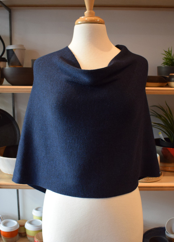 seam at back, navy