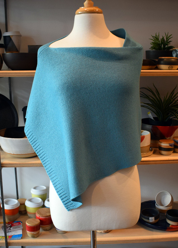 seam at shoulder, aqua