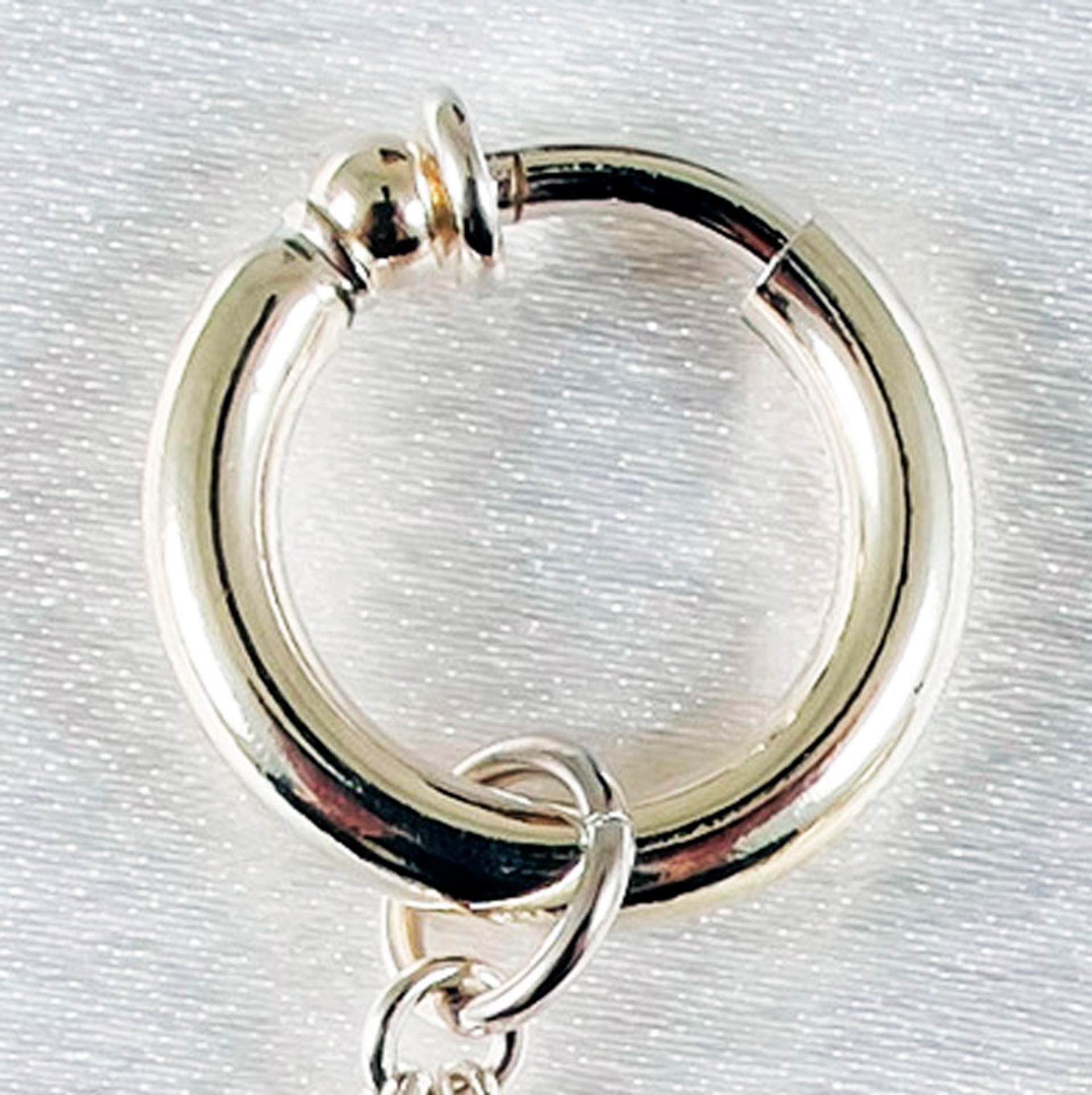 Buy the Women's Gold Non-piercing Labia Rings with Triple TearDrop ...