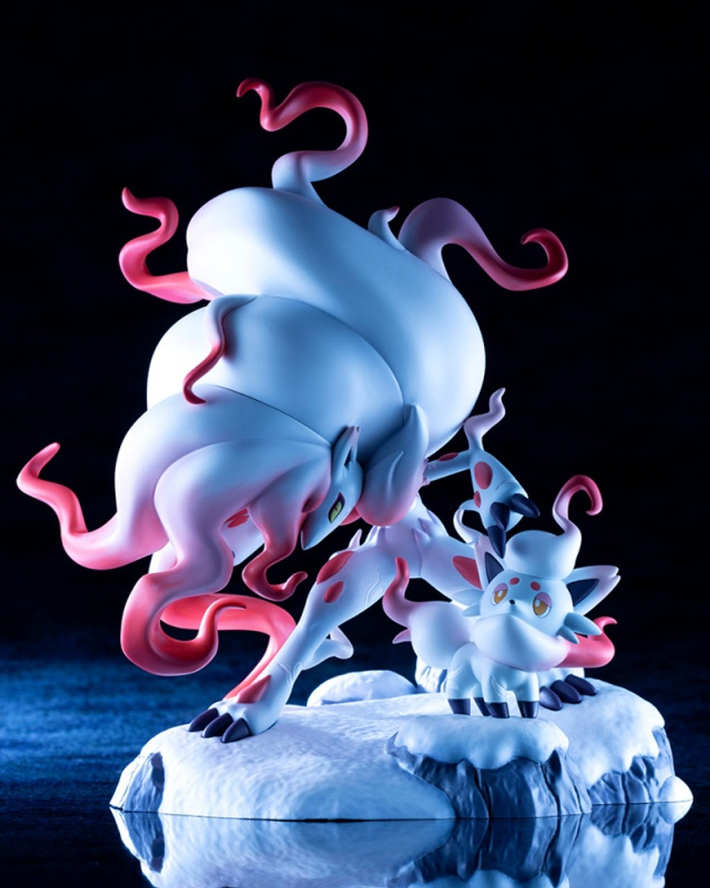 Pokemon Center Original Figure Hisui Zorua & Hisui Zoroark