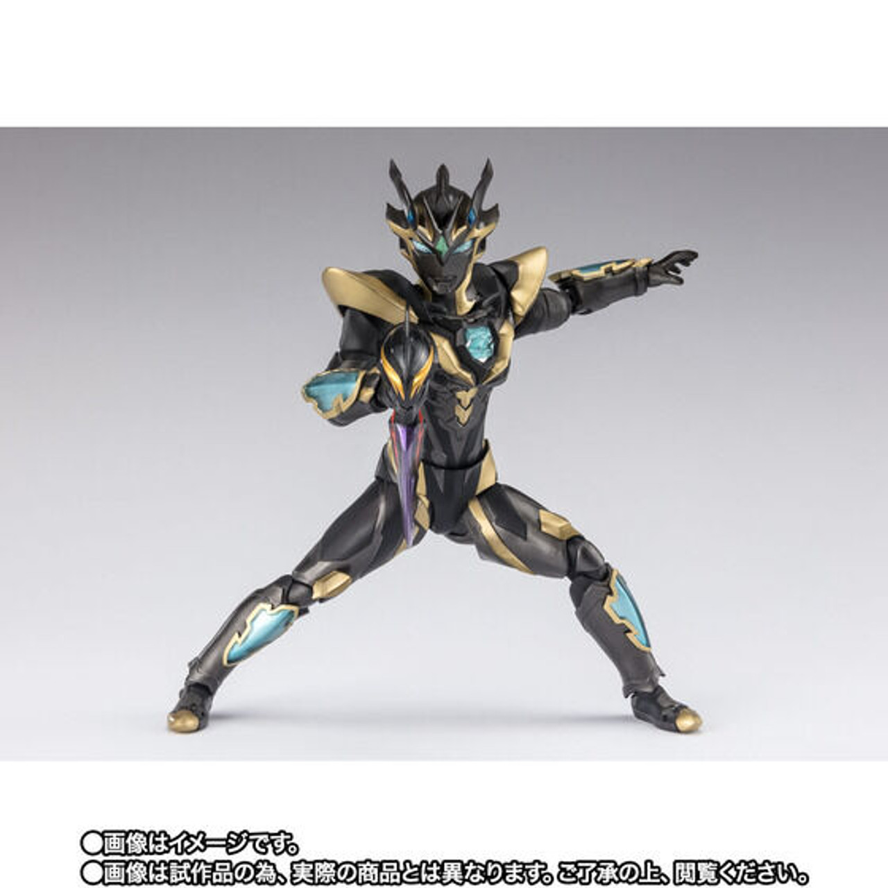 ウルトラマンフィギュア (スペシウムビーム) JAL限定品　（箱の擦れ傷あり） ウルトラマンフィギュア (スペシウムビーム) JAL限定品 （箱の