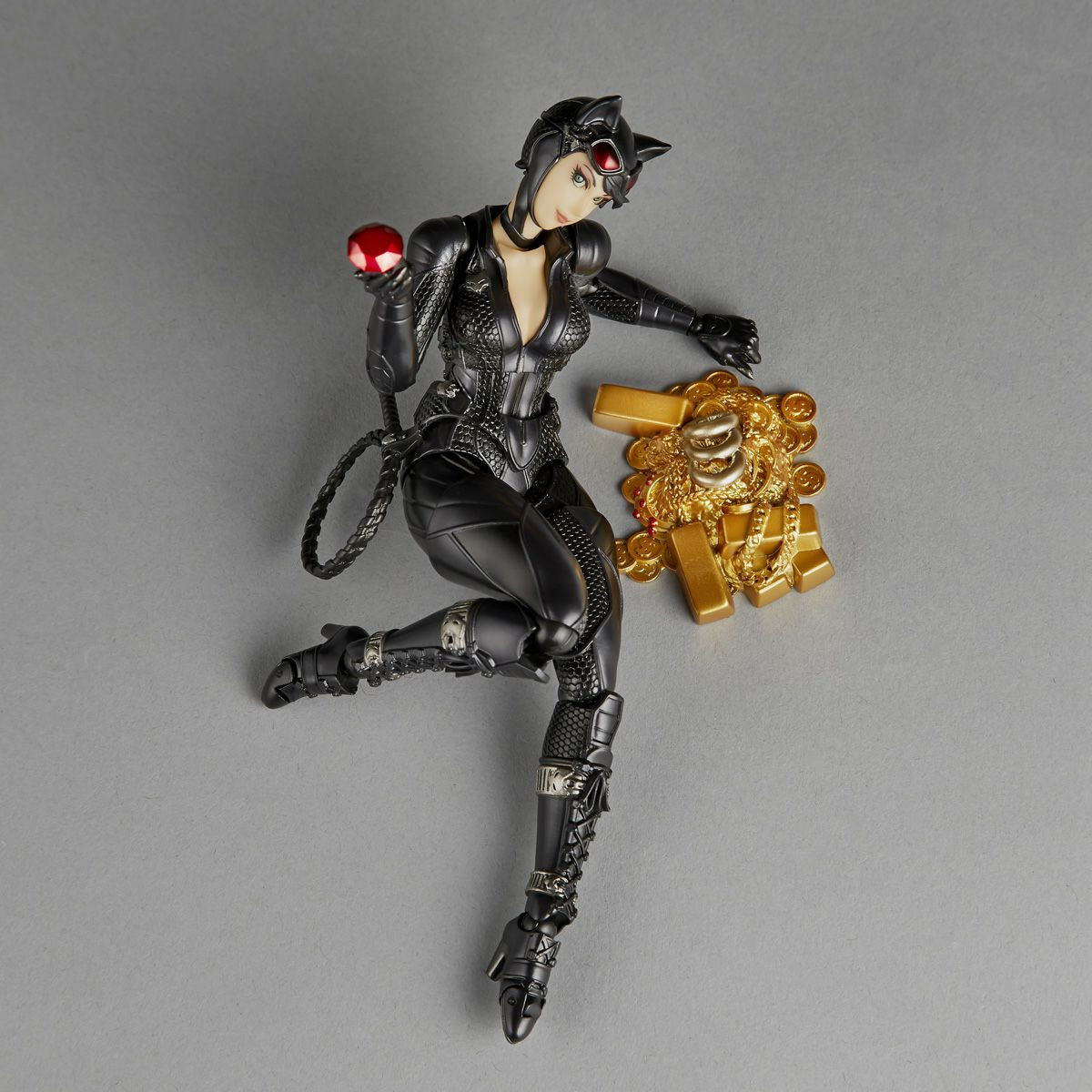 Revoltech Amazing Yamaguchi Catwoman Action Figure [with Bonus]