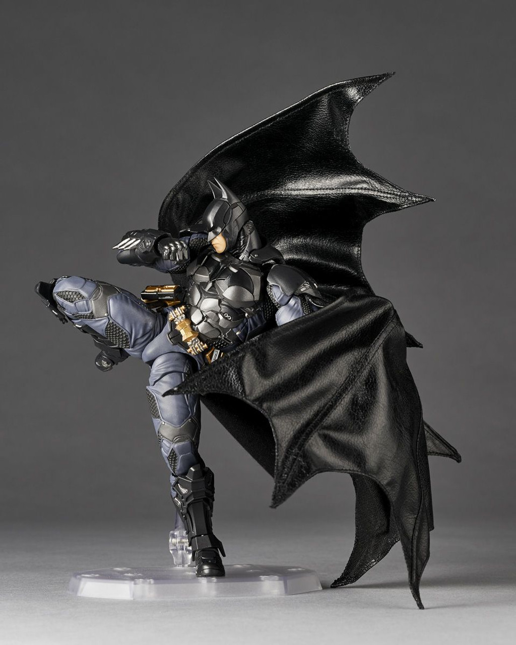 Revoltech Amazing Yamaguchi Batman (Batman: Arkham Knight Ver 