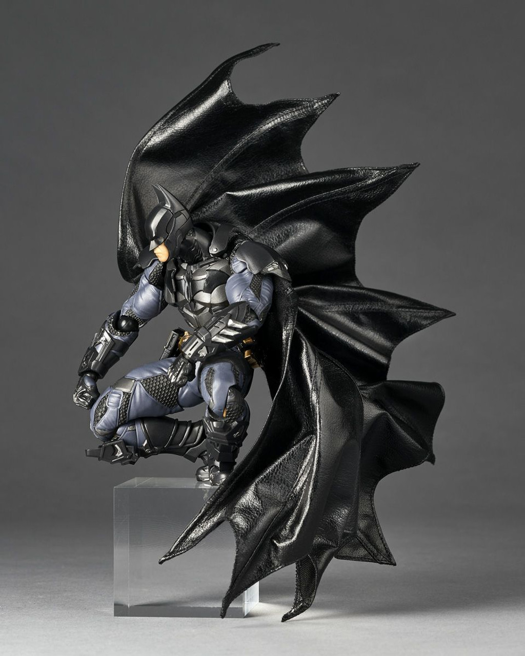 Revoltech Amazing Yamaguchi Batman (Batman: Arkham Knight Ver 