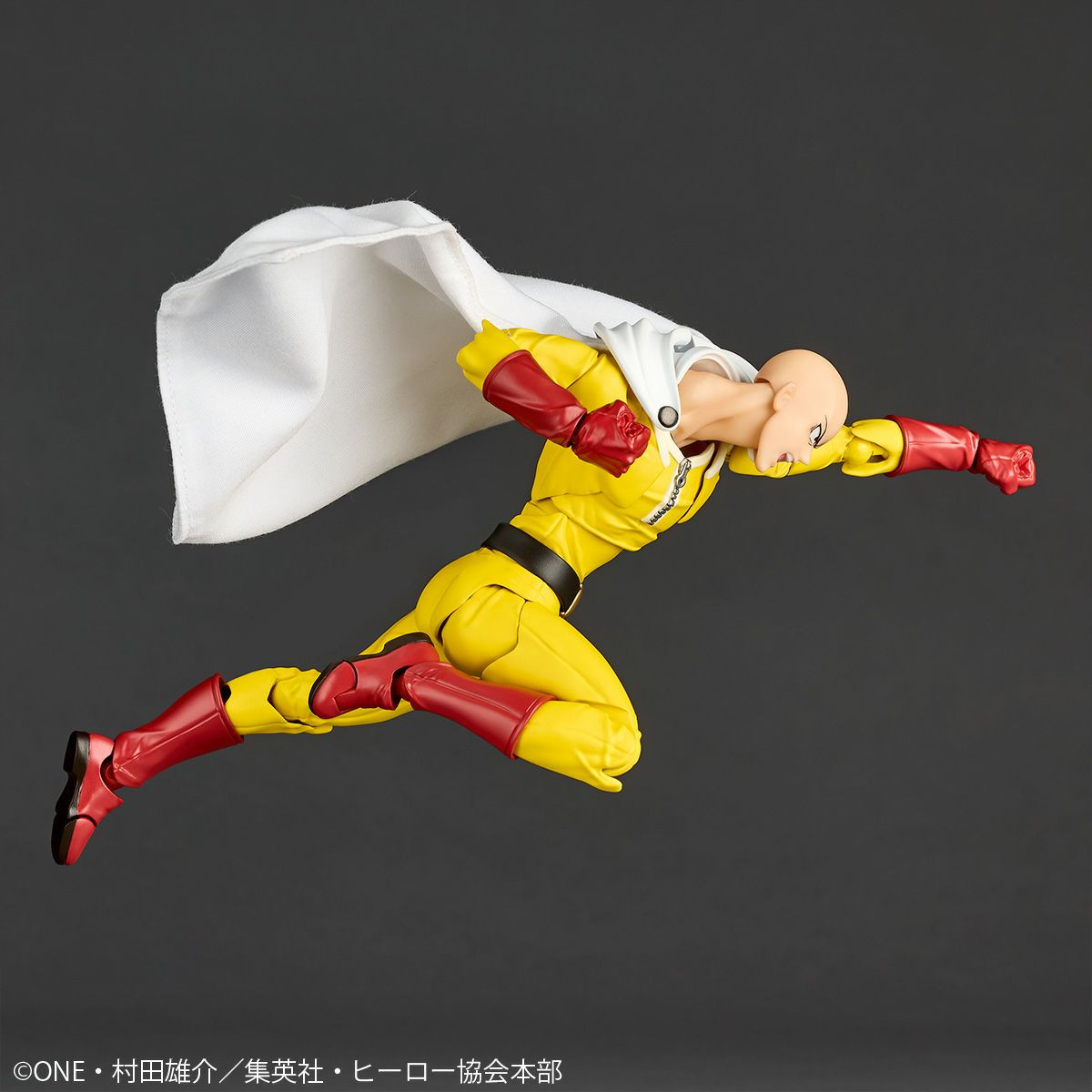 Revoltech Amazing Yamaguchi Saitama (ONE-PUNCH MAN) Action Figure