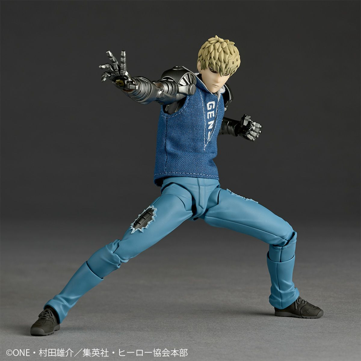 Revoltech Amazing Yamaguchi Genos (ONE-PUNCH MAN) Action Figure