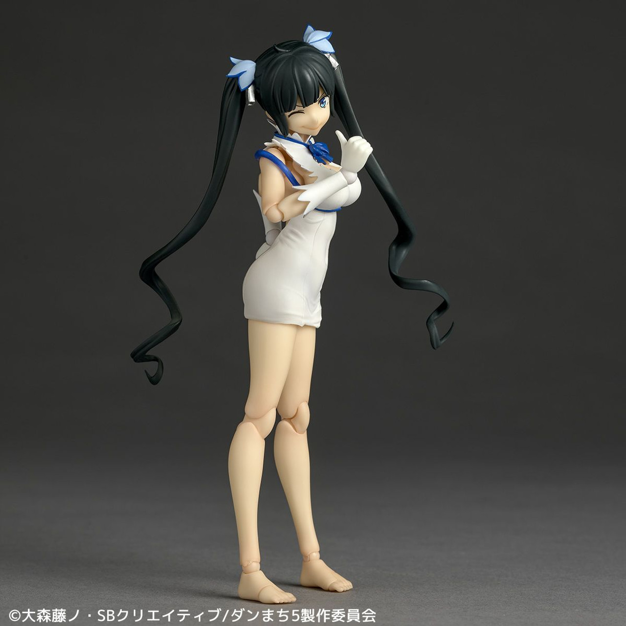 Hestiaページ Revoltech Hestia (Is It Wrong to Try to Pick Up Girls in a