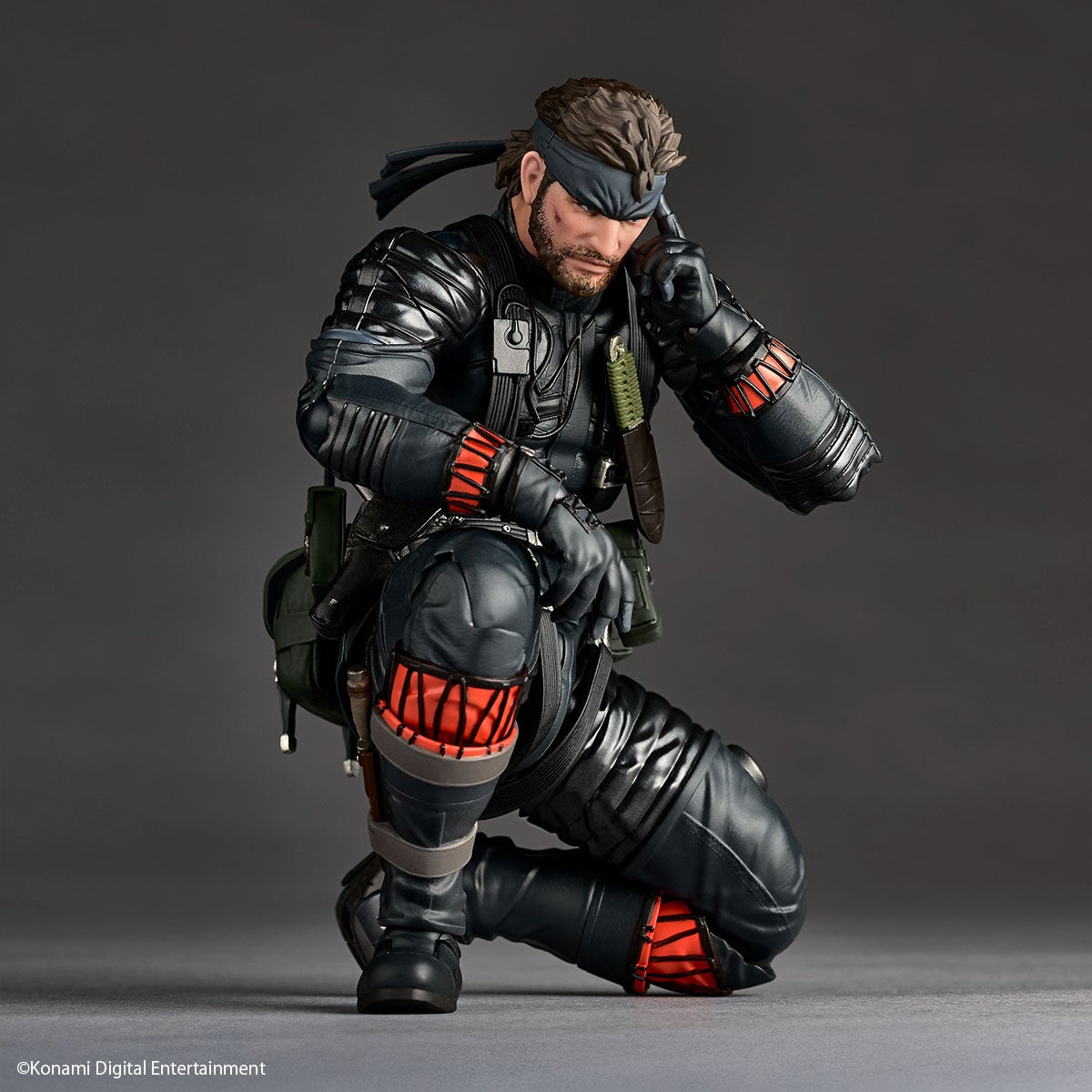 Revoltech Amazing Yamaguchi Naked Snake Sneaking Suit Ver. (METAL