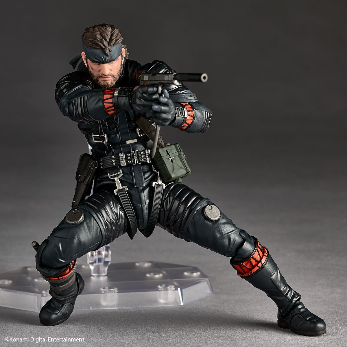 Revoltech Amazing Yamaguchi Naked Snake Sneaking Suit Ver. (METAL