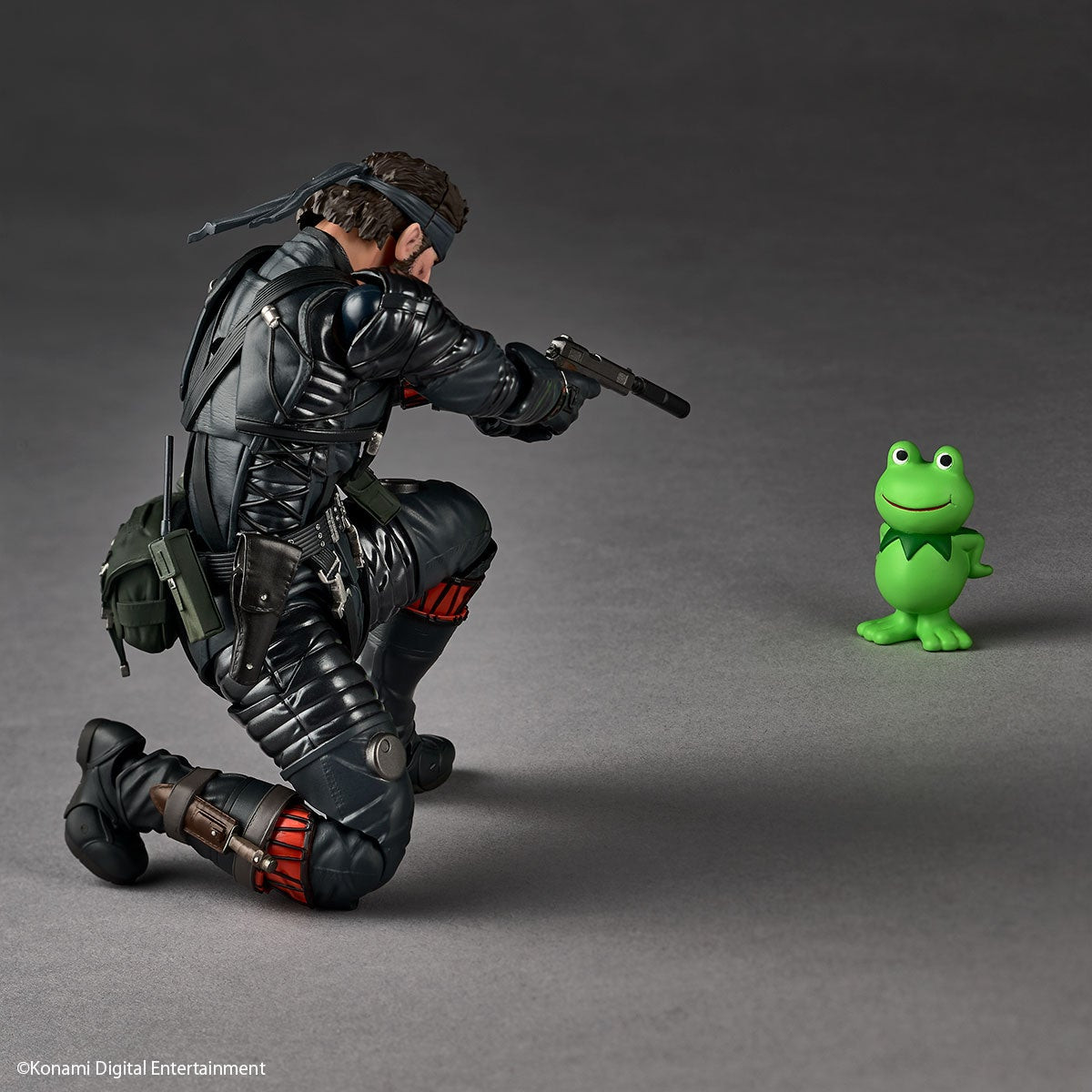 Revoltech Amazing Yamaguchi Naked Snake Sneaking Suit Ver. (METAL
