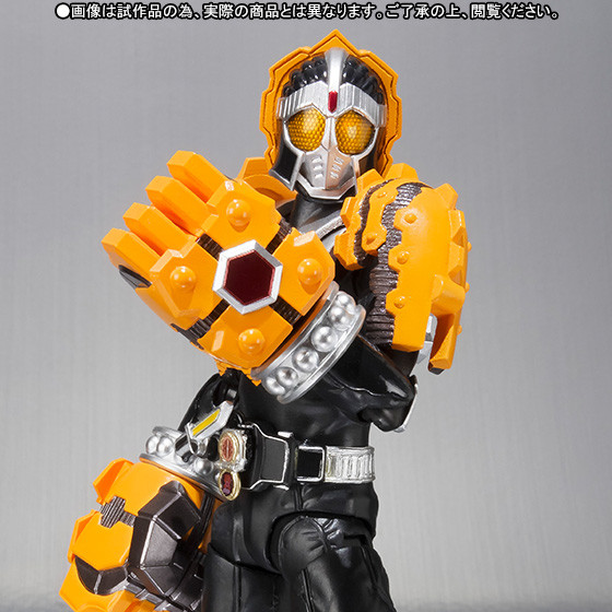 BANDAI S.H.Figuarts Kamen Masked Rider Gaim Knuckle Kurumi Arms