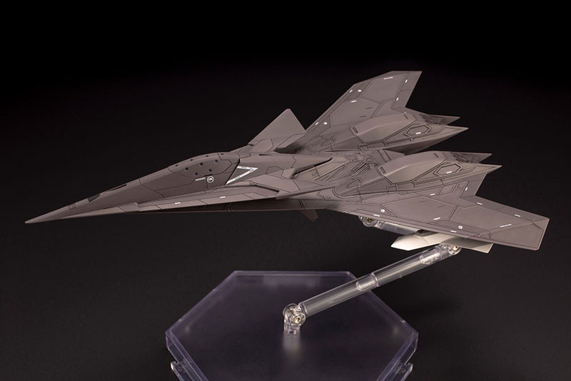 ADF-11F (ACE COMBAT 7: SKIES UNKNOWN) 1/144 Plastic Model - Kurama