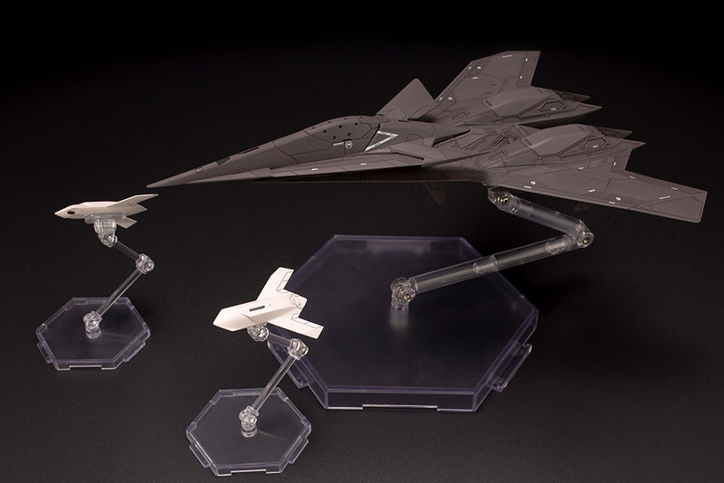 ADF-11F (ACE COMBAT 7: SKIES UNKNOWN) 1/144 Plastic Model - Kurama