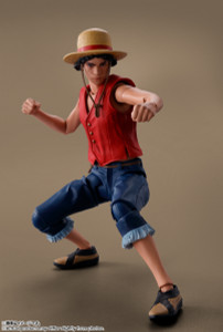 Imagination Works Luffy One Piece figurine articulée bandai tamashii -  Imagine Goodies