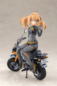Megami Device PUNI MOFU RACING TU with Honda Z50J-1 Monkey Plastic Model