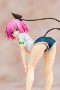 To Love-Ru Darkness Momo Velia Deviluke 1/7 PVC Figure To Love-Ru Darkness Momo Velia Deviluke 1/7 PVC Figure