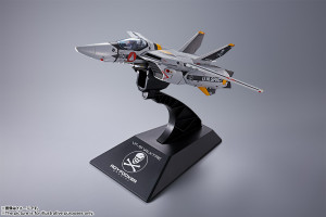 DX Chogokin First Press Limited Edition VF-1S Valkyrie Roy Focker Special DX Chogokin First Press Limited Edition VF-1S Valkyrie Roy Focker Special