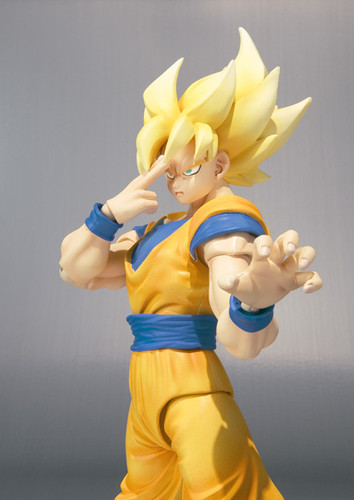 S.H.Figuarts Super Saiyan Son Goku Dragonball Z Action Figure by BANDAI