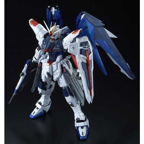 MG 1/100 Freedom Gundam Ver 2.0 (Full burst mode special coating