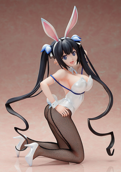 Hestia: Bunny Ver. (Is It Wrong to Try to Pick Up Girls in a Dungeon? II) 1/4 PVC Figure