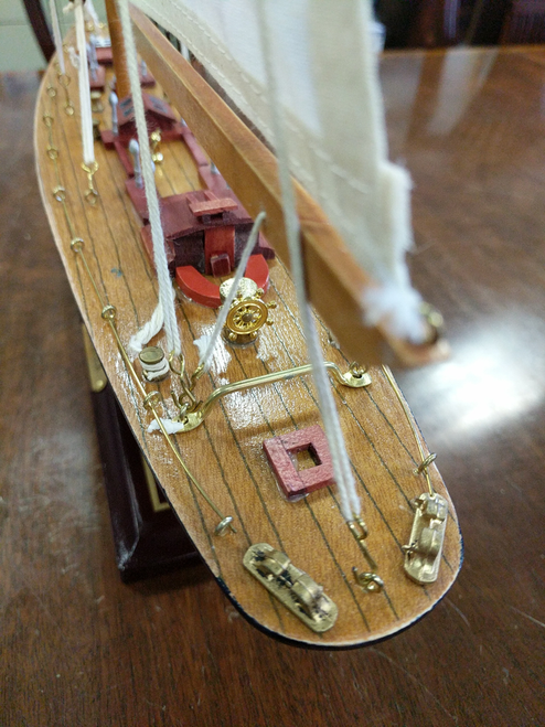 Sailboat Model Endeavour 1934, 17"