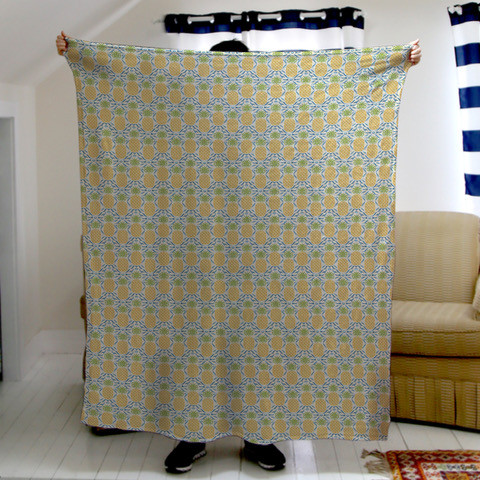 Newport Pineapple Fleece Throw Blanket