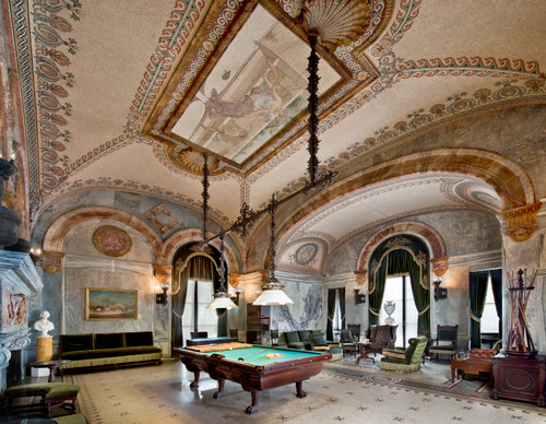The Breakers Billiard Room Candle