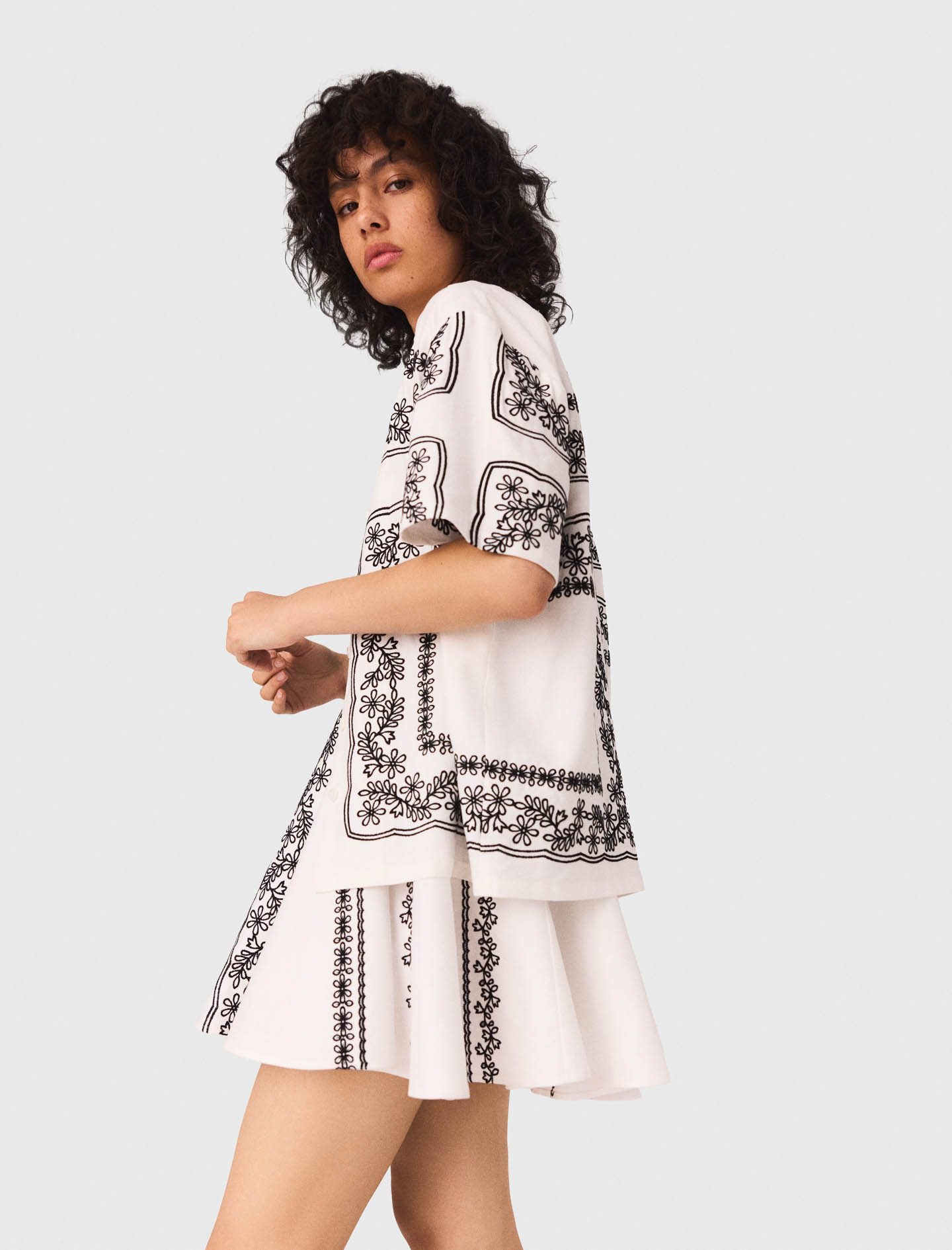 Short sleeved embroidered shirt - Ecru