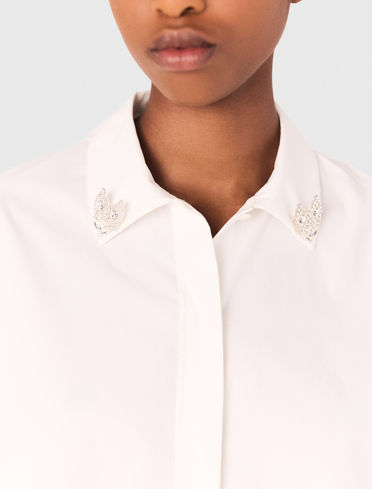 Cropped shirt with jewel detail - White