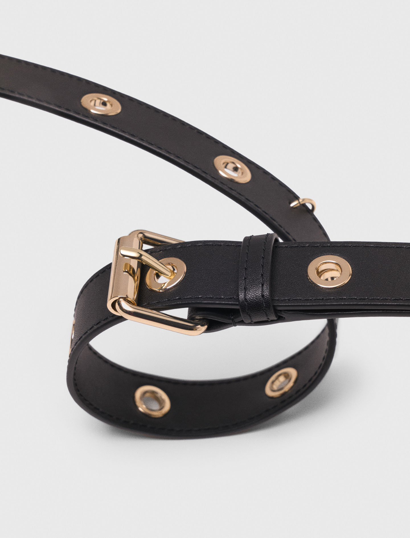 Leather strap with eyelets - Black