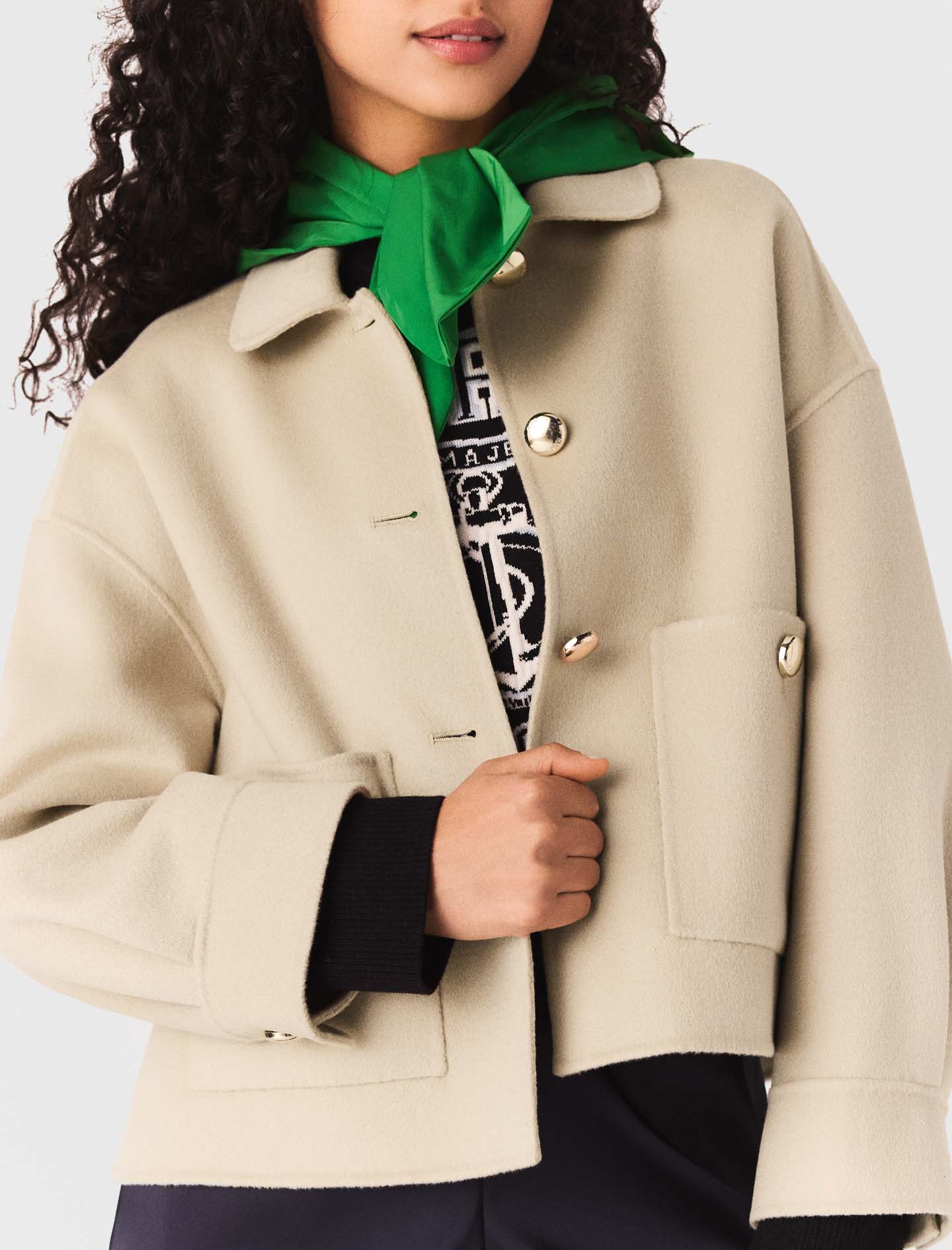 Short pleated back wool jacket - Beige