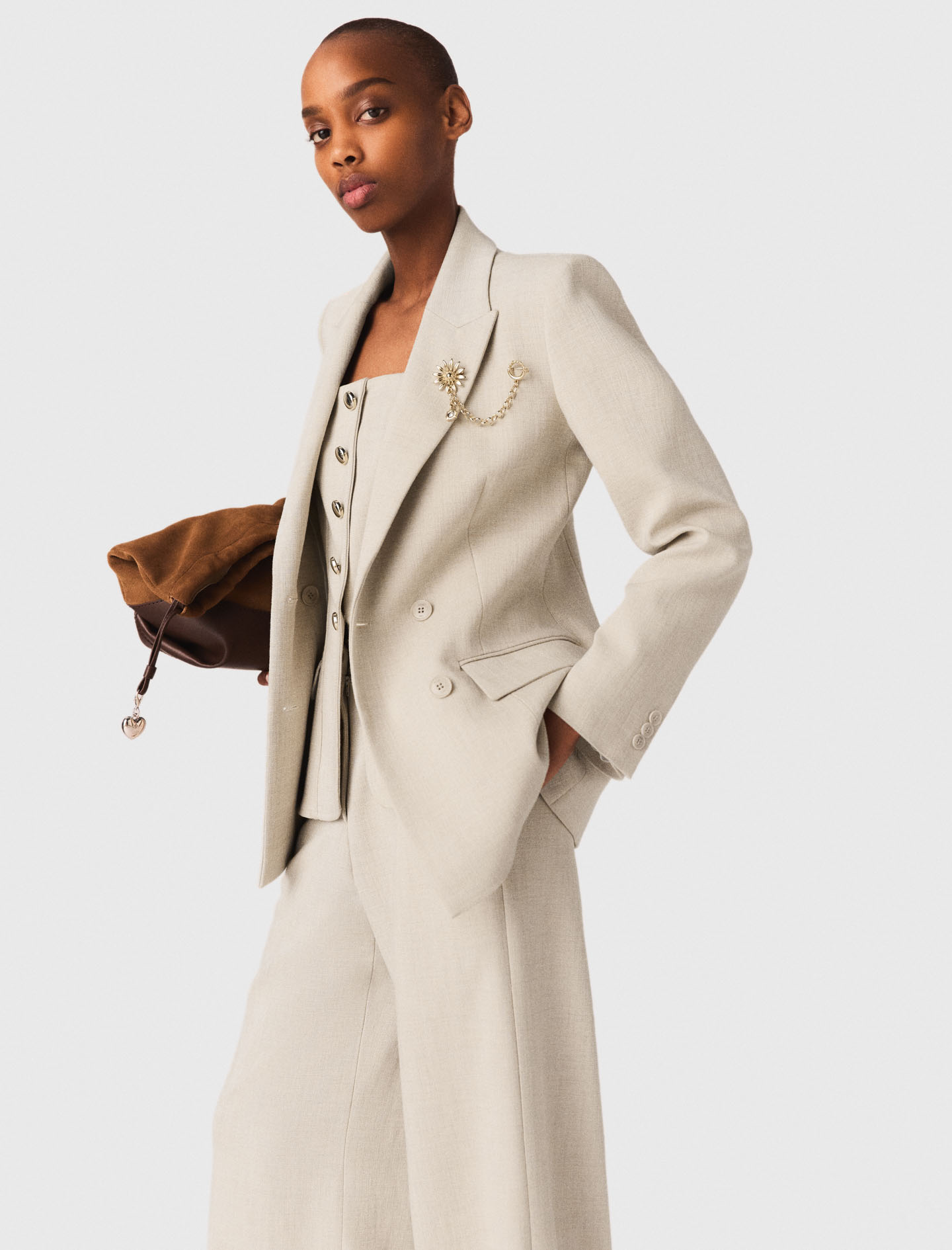 Suit jacket with brooch - Beige