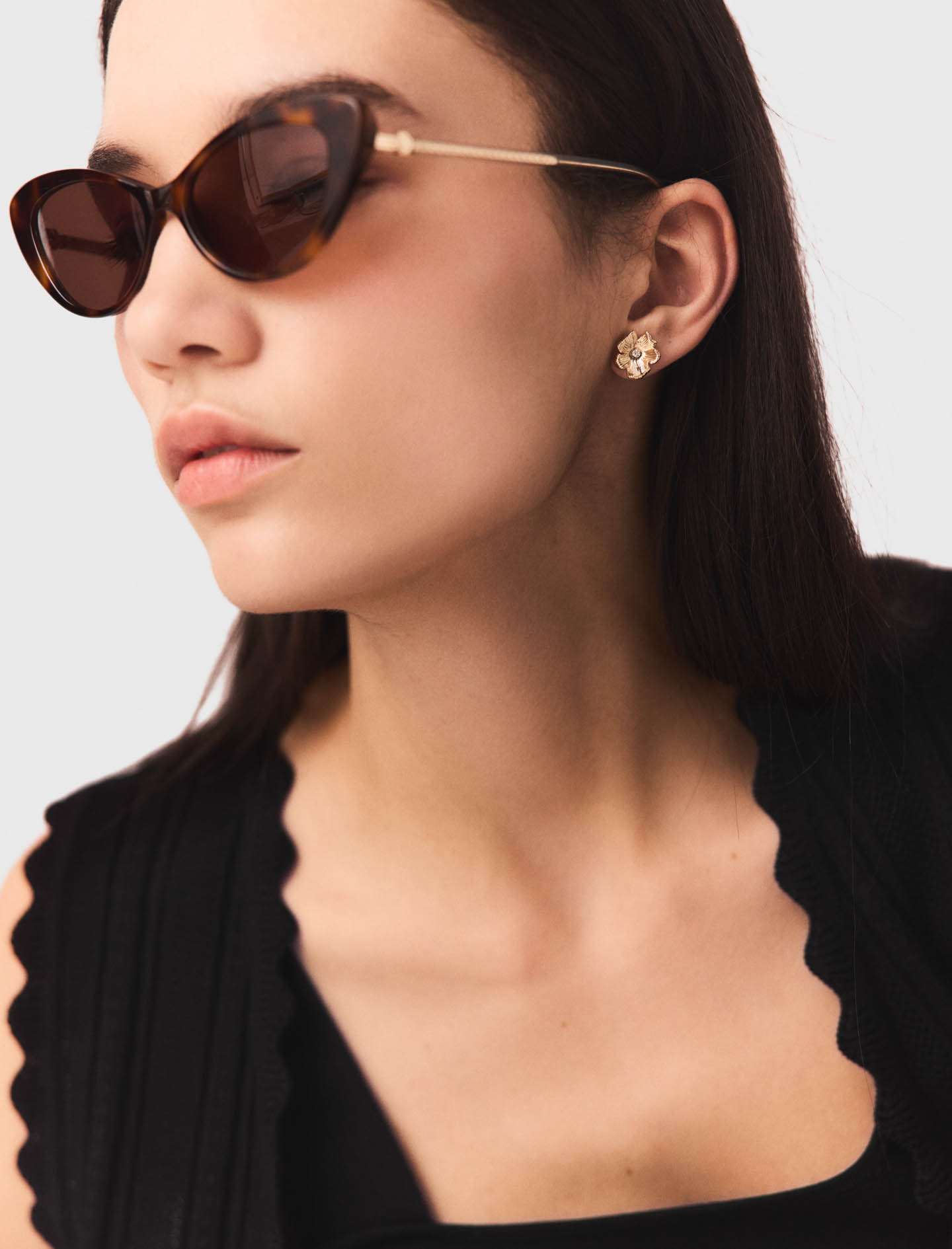 Flower stud earrings - Gold