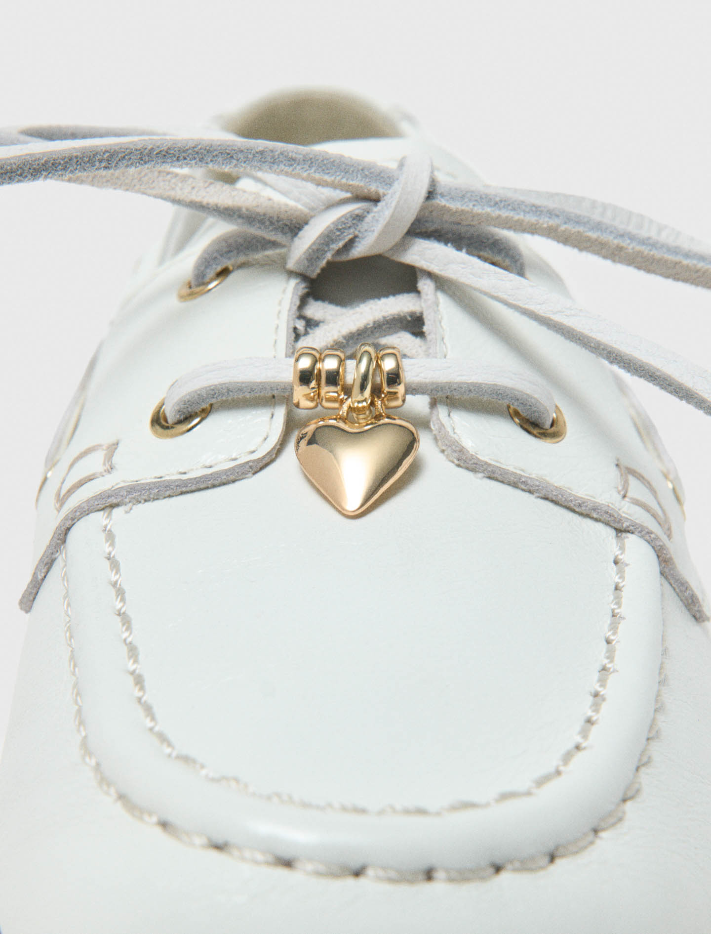 Leather boat shoes - White