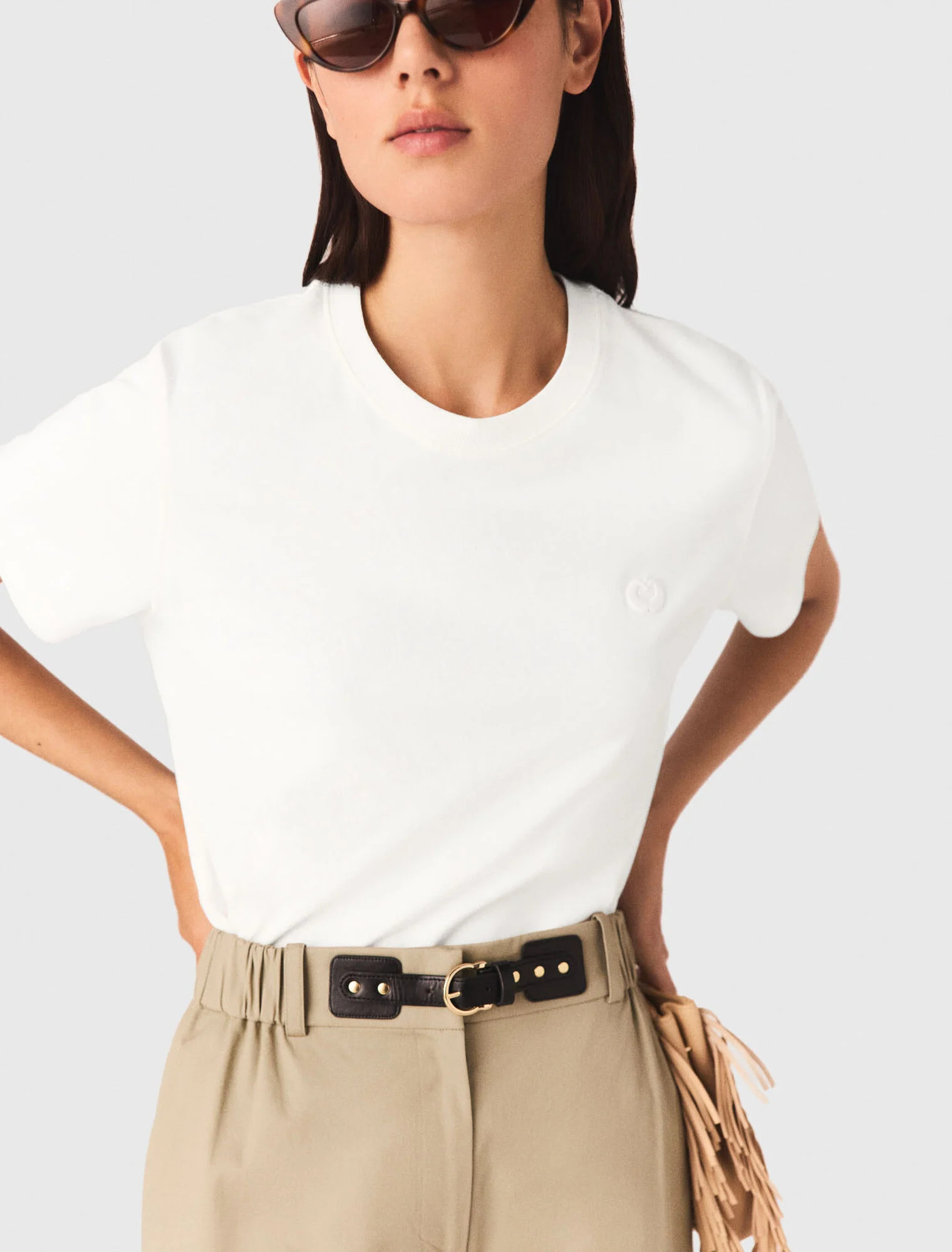 Tshirt with small embroidered logo - White