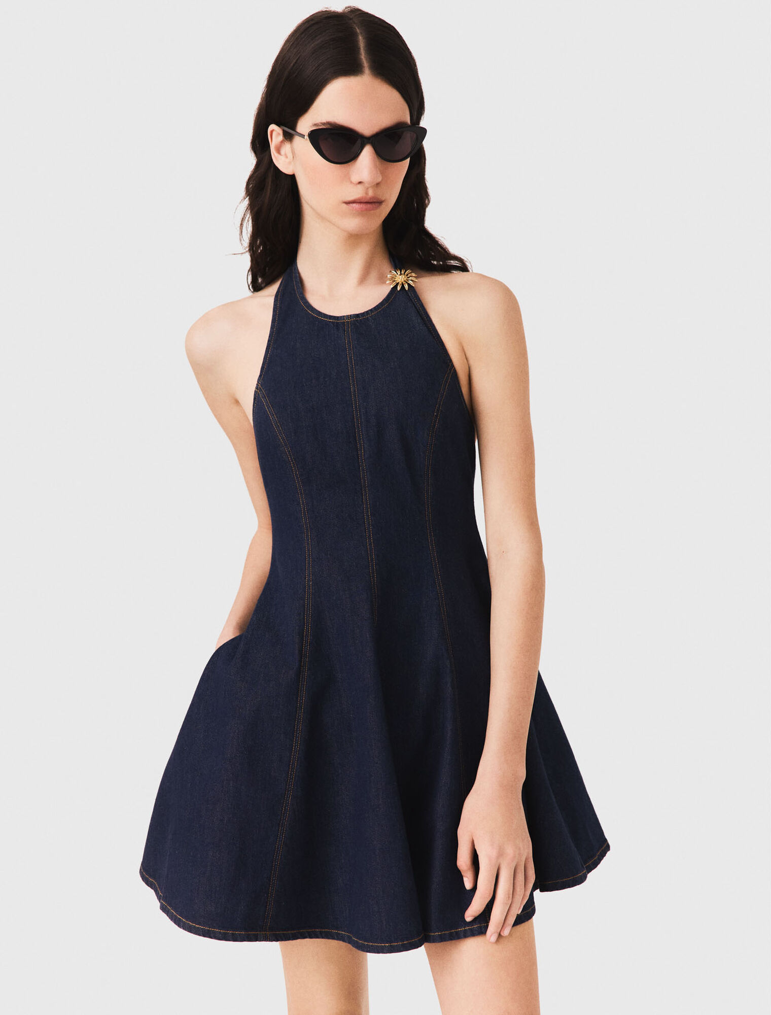 Short denim dress with brooch - Navy